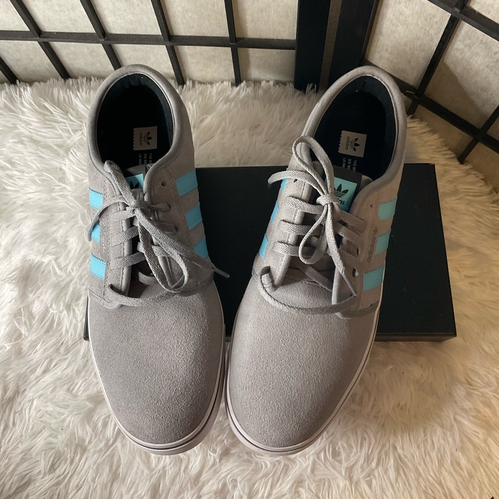 Adidas Sneakers